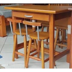 MESA DOBRAVEL C/ GAV. + 4 BANQUETAS SEM ENCOSTO MESA DOBRAVEL C/ GAV. + 4 BANQUETAS SEM ENCOSTO